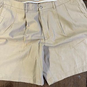 Dockers Shorts - Beige - Size 44